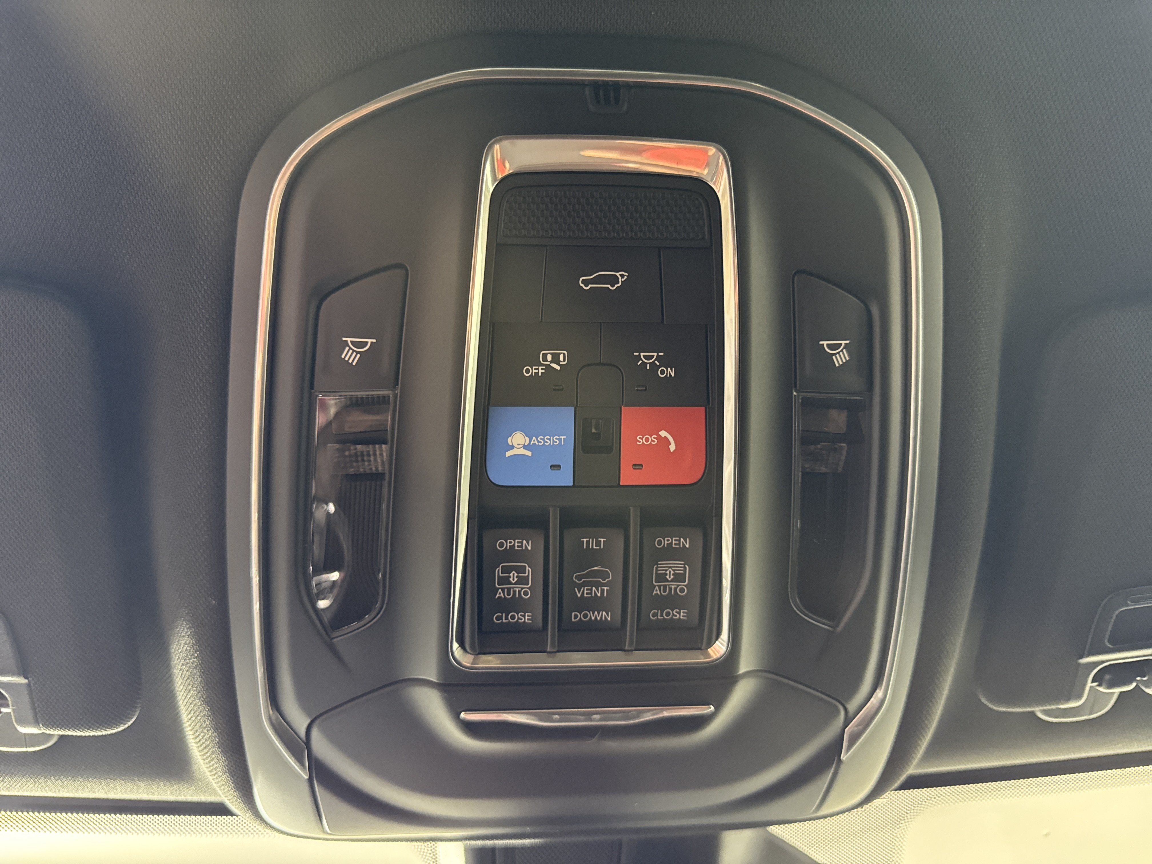 New 2025 Jeep Grand Cherokee L Overland w/ Advanced Protech Group III AWD/4WD image 23