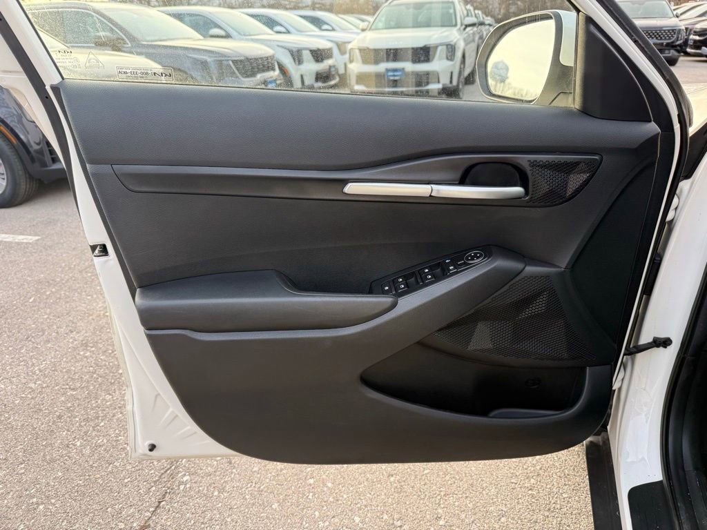 Certified 2023 Kia Seltos LX image 7