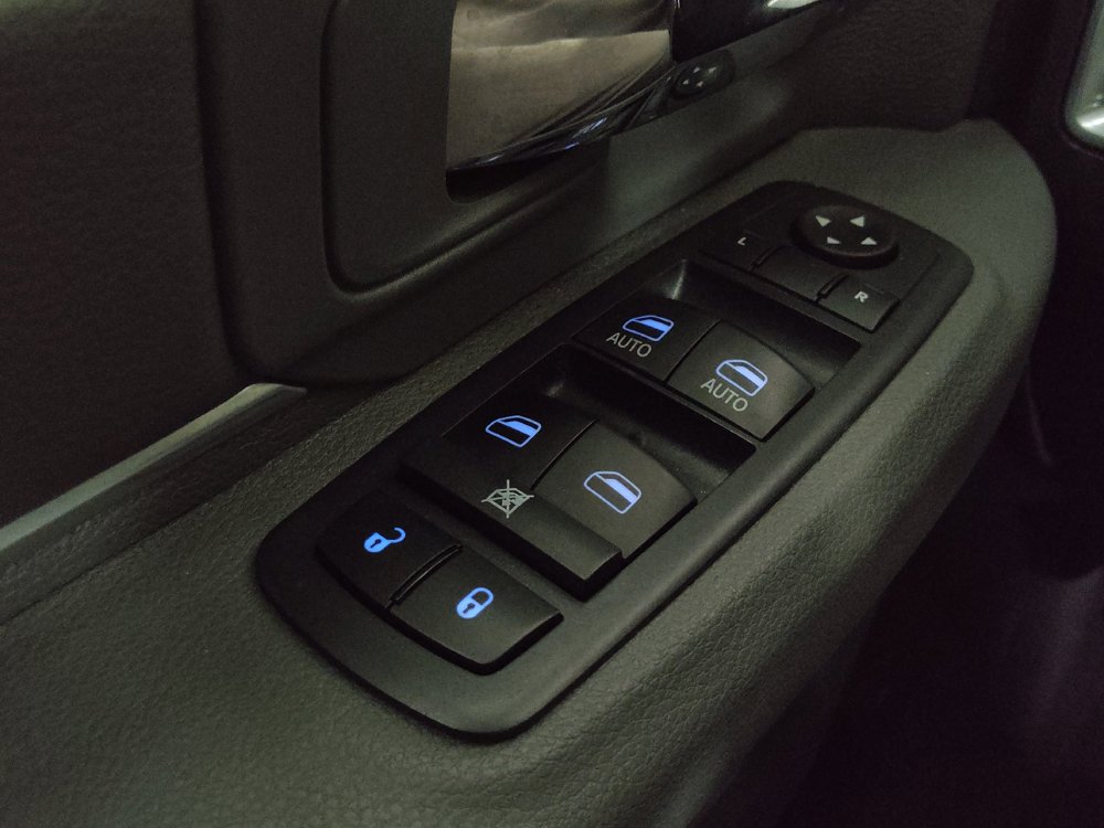 Used 2017 RAM 1500 Classic SLT RWD image 27