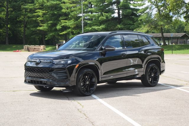 Used 2025 Volkswagen Tiguan SE R-Line AWD/4WD image 21
