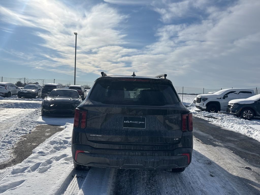 Certified 2025 Kia Sorento X-Line EX image 4