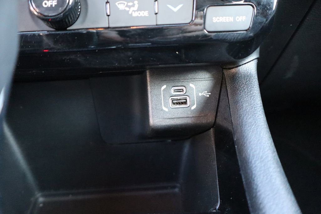 Used 2024 Jeep Compass Limited image 21