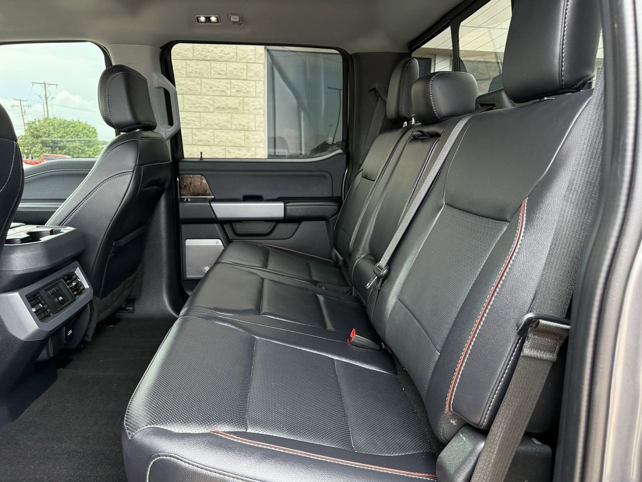 Used 2024 Ford F350 Lariat w/ FX4 Off-Road Package AWD/4WD image 26