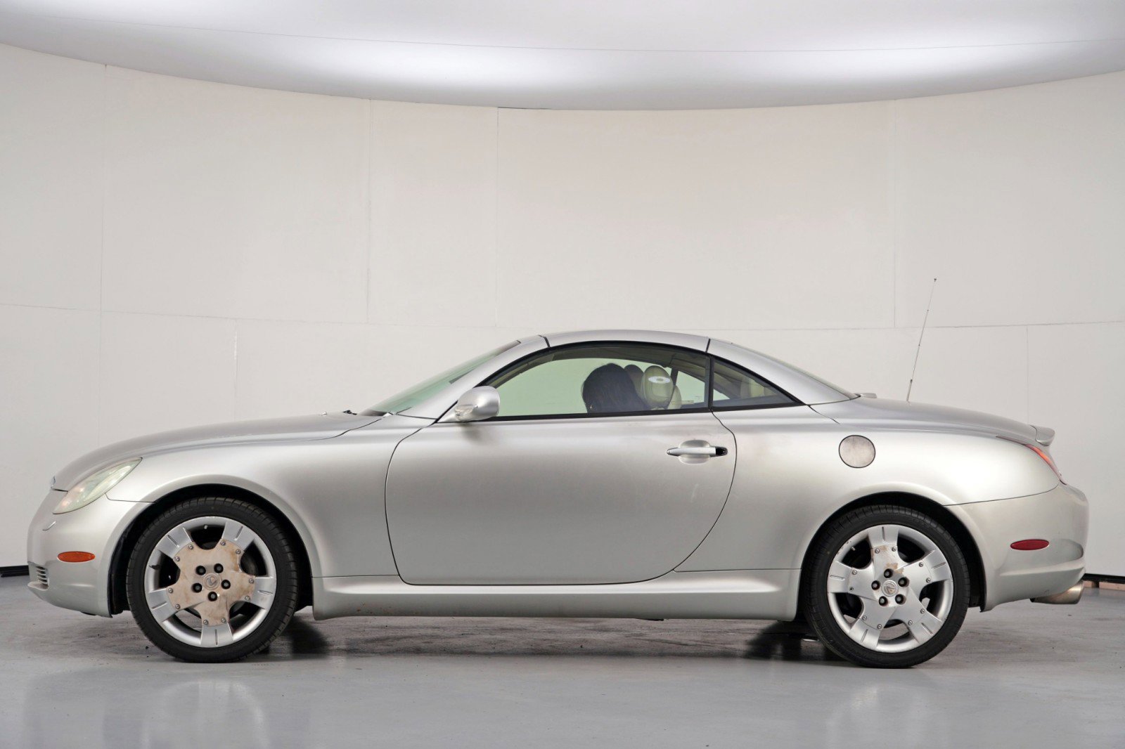 Used 2002 Lexus SC 430 Convertible image 9