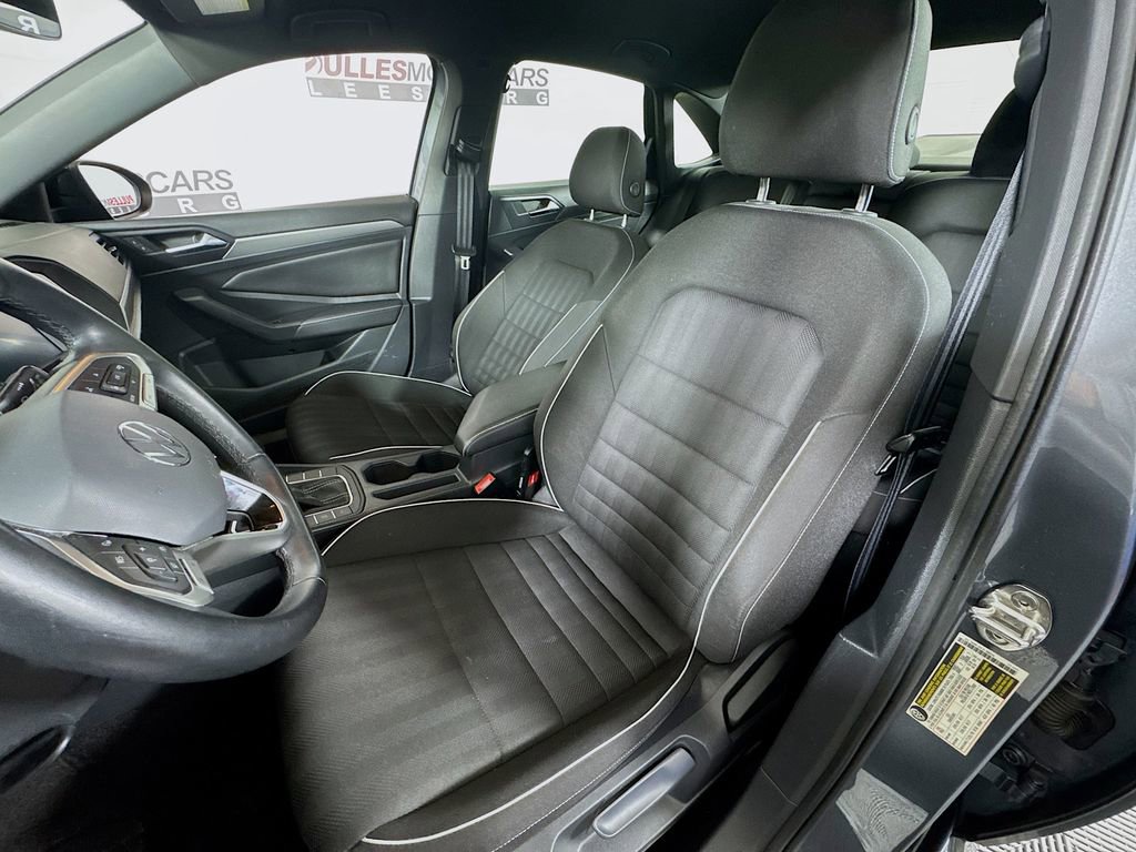 Used 2024 Volkswagen Jetta Sport image 19