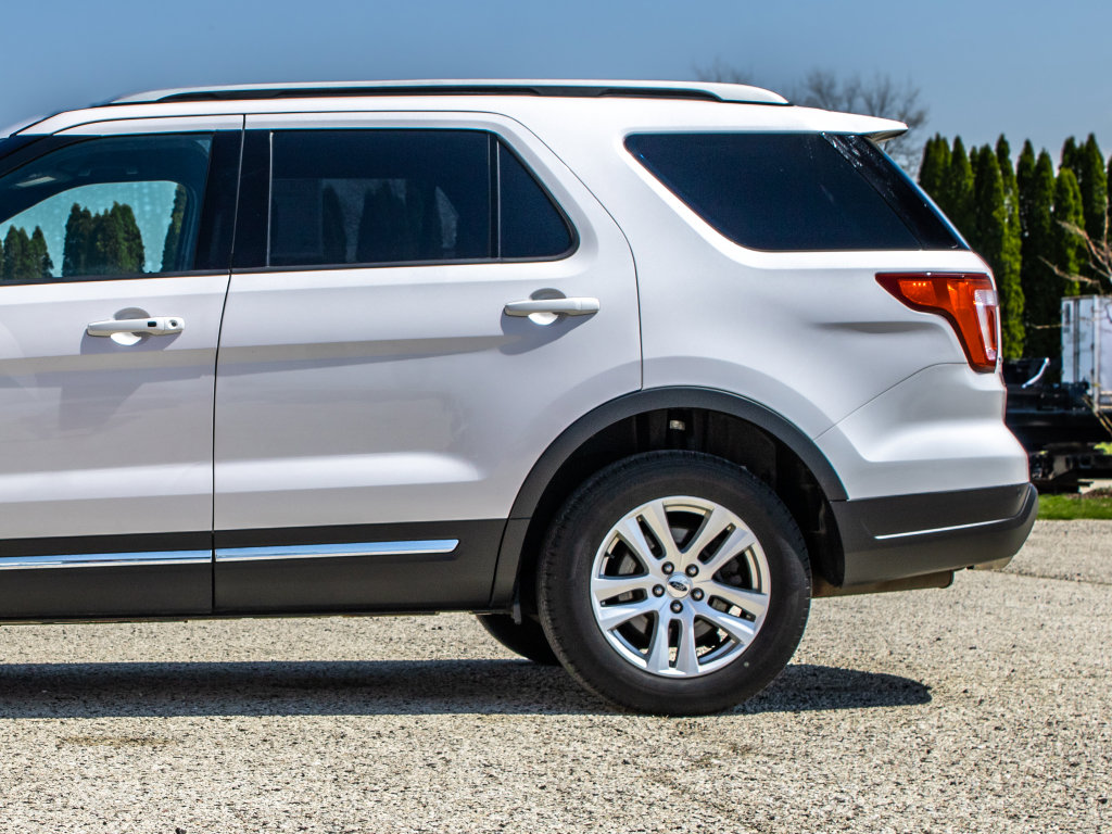 Used 2018 Ford Explorer XLT image 42