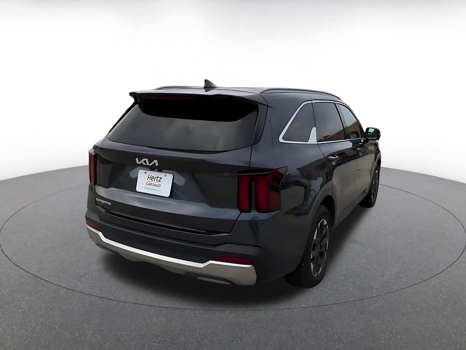 Used 2024 Kia Sorento S image 15