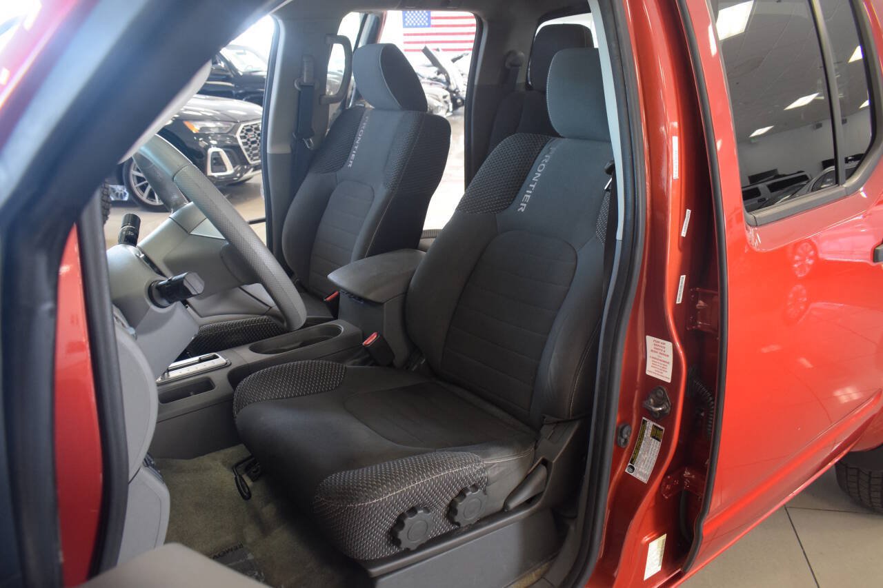 Used 2015 Nissan Frontier Desert Runner RWD image 59