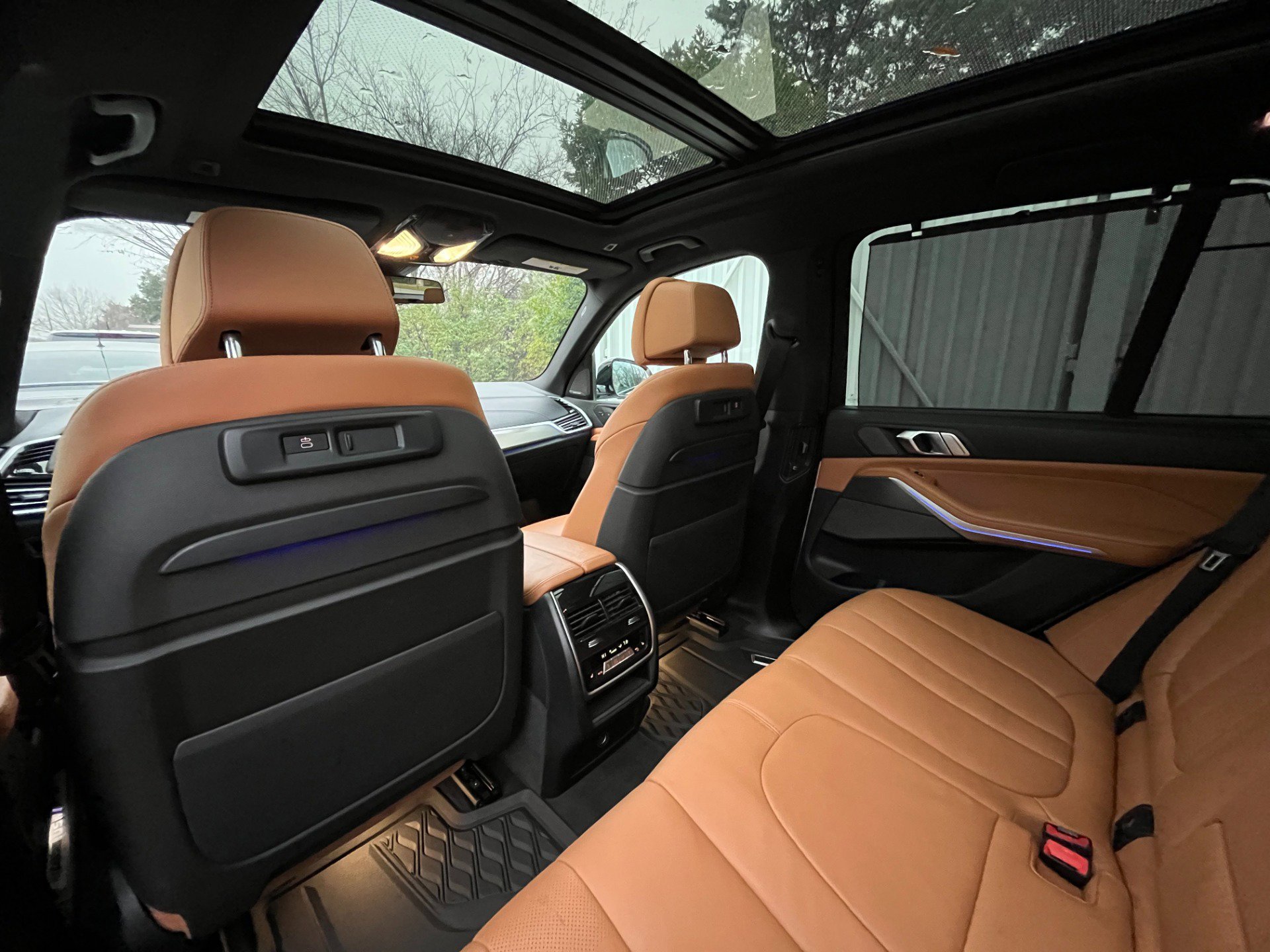 Used 2022 BMW X5 M50i w/ Executive Package image 41