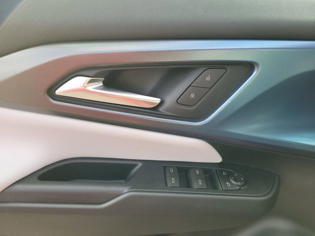 New 2026 Chevrolet Equinox EV LT image 22