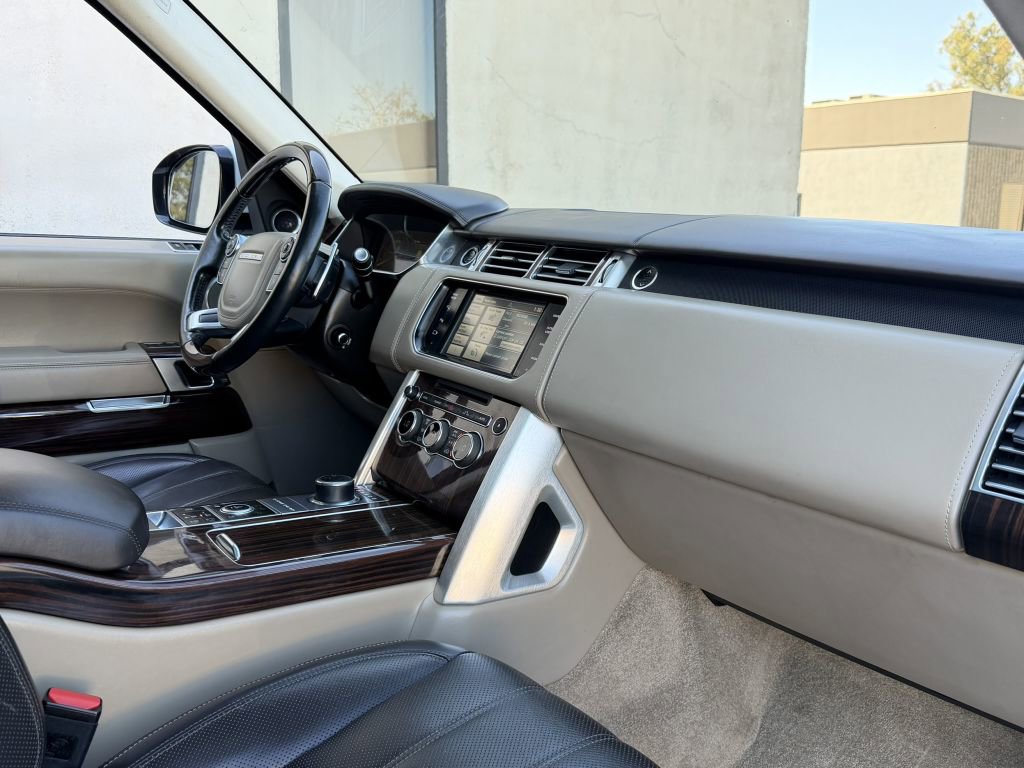Used 2015 Land Rover Range Rover Autobiography image 29