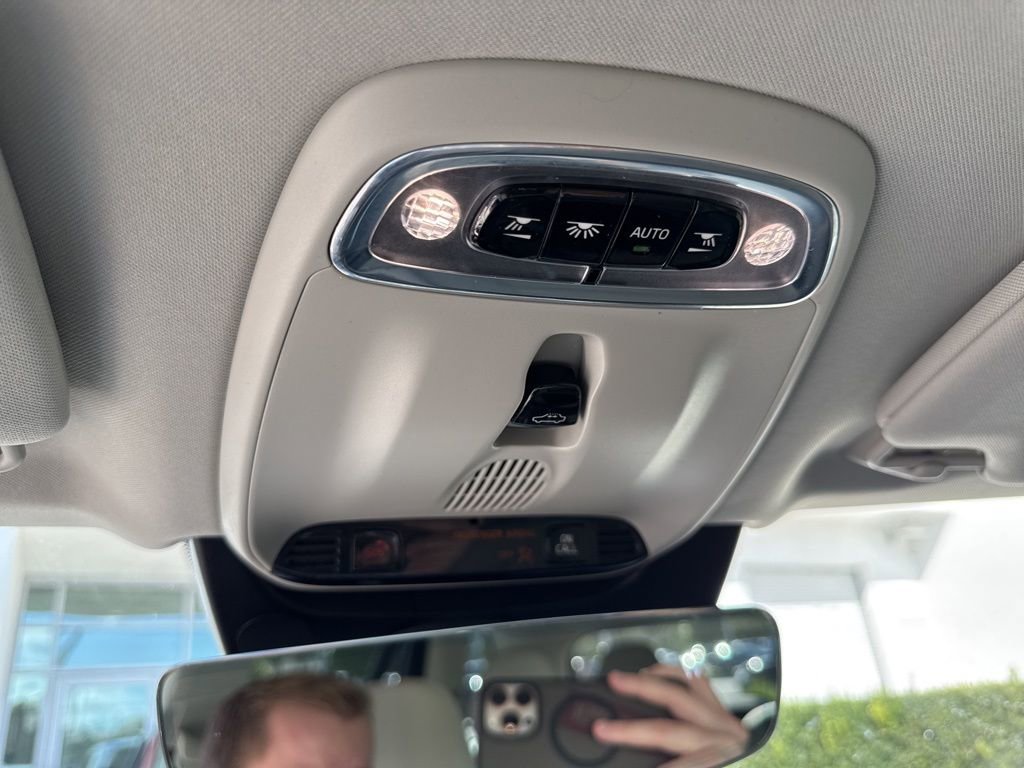 Used 2021 Volvo XC90 T6 Momentum w/ Protection Package Premier image 24