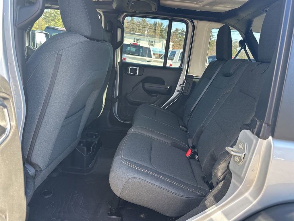 Used 2024 Jeep Wrangler Unlimited Sport AWD/4WD image 32