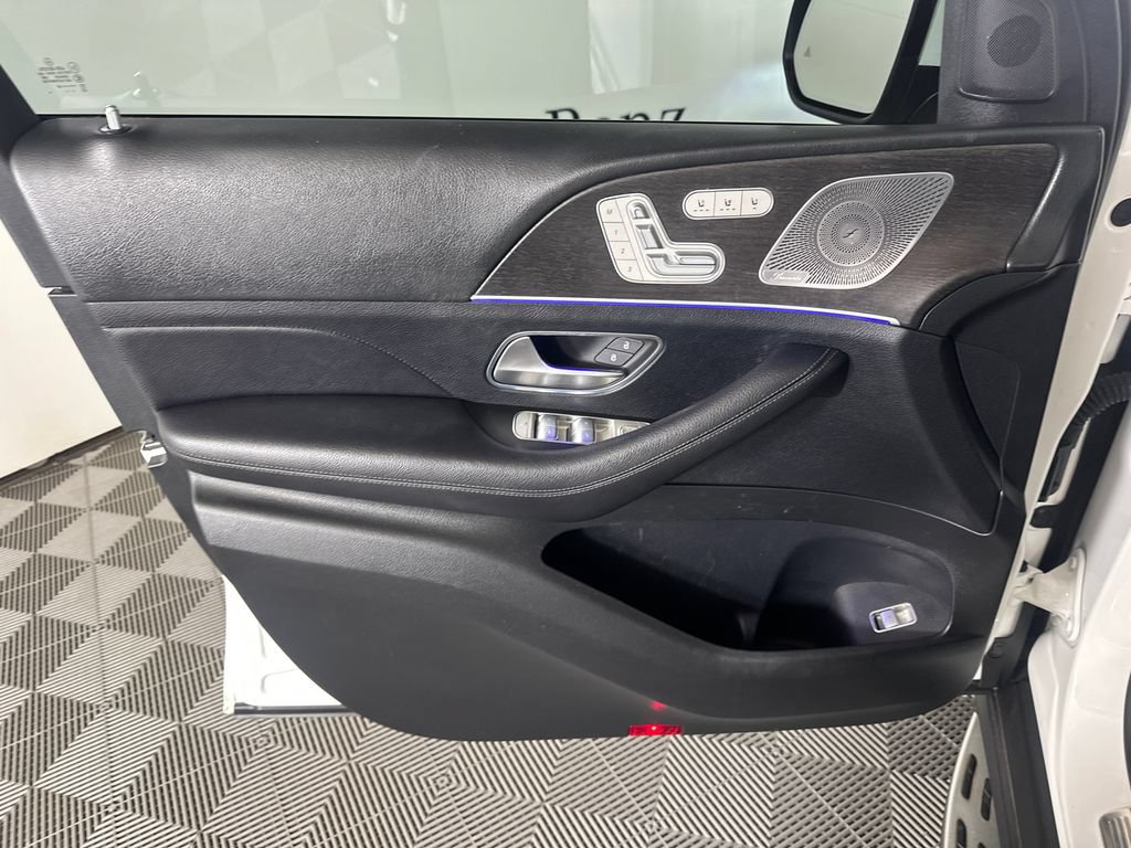 Used 2020 Mercedes-Benz GLS 450 4MATIC image 10