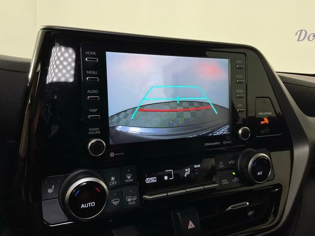 Used 2020 Toyota Highlander XLE image 24