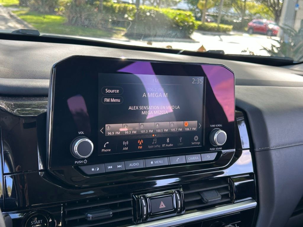 Used 2025 Nissan Pathfinder SV image 22