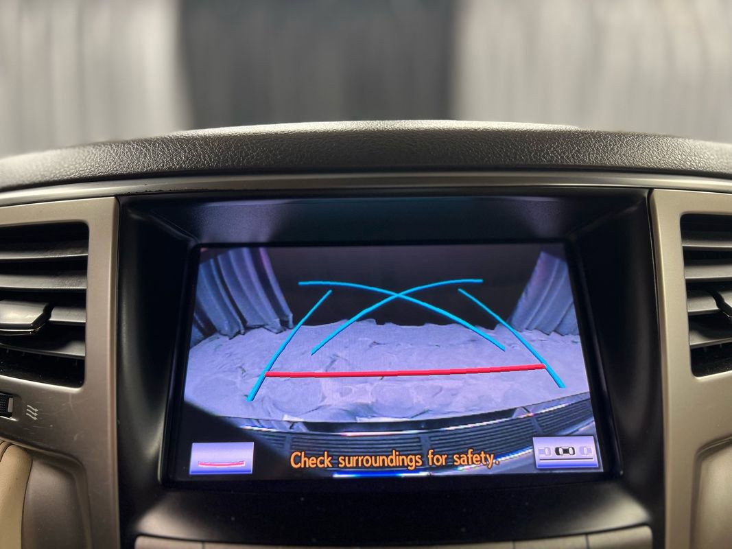 Used 2013 Lexus LX 570 4WD w/ Luxury Pkg image 36