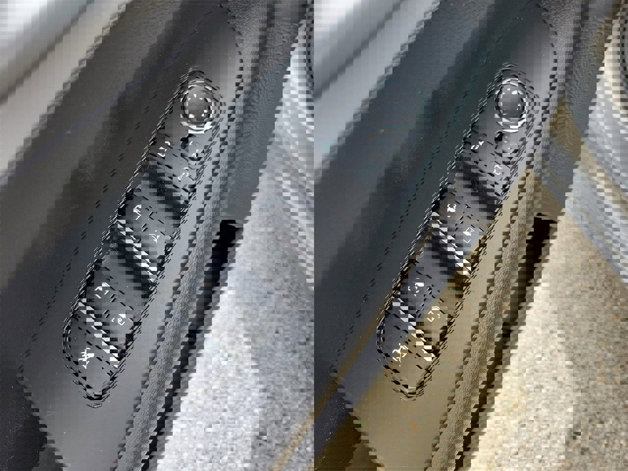 Used 2024 Kia Forte LXS image 13