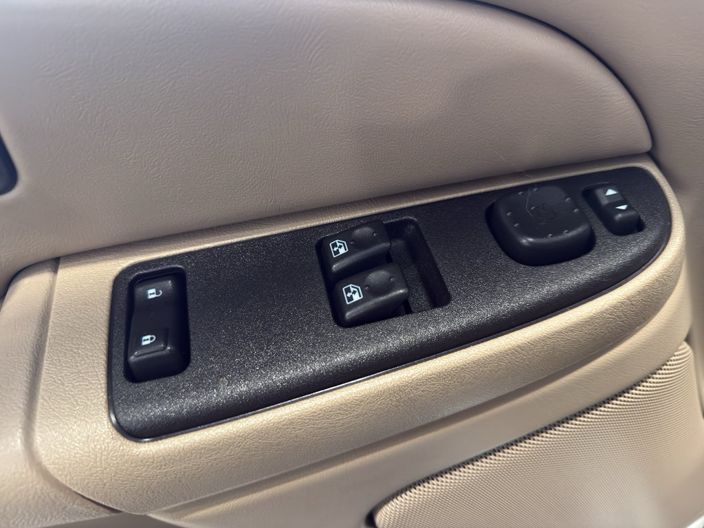 Used 2004 GMC Sierra 1500 SLE w/ Light Duty Power Package AWD/4WD image 13