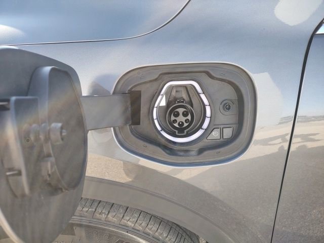 Used 2025 Ford Escape SE image 9