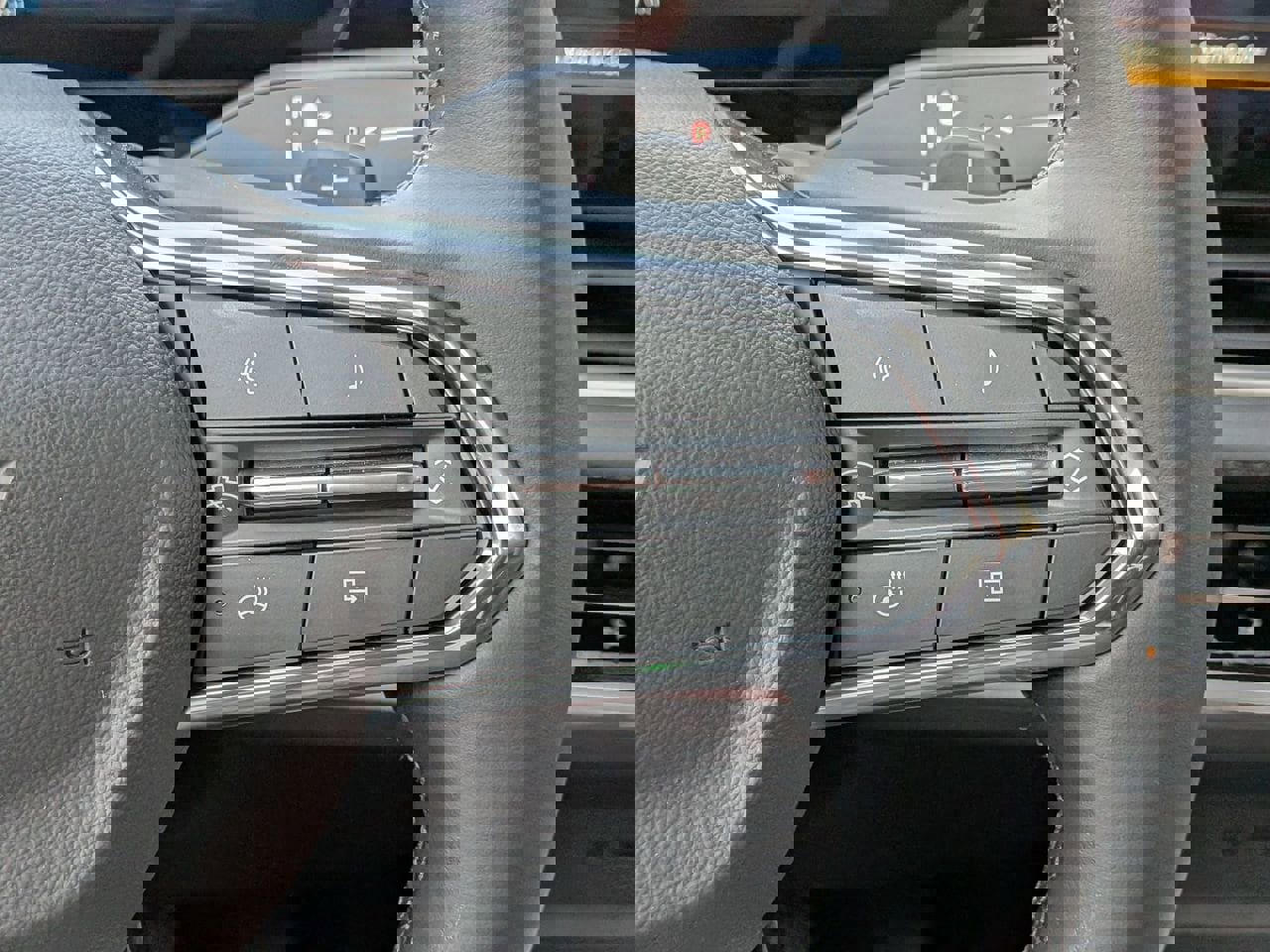 Used 2026 Chevrolet Equinox LT w/ Convenience Package II image 12