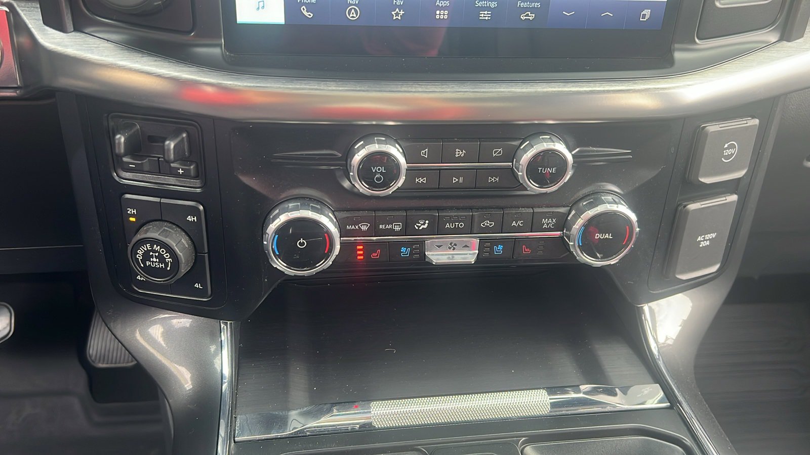 Used 2023 Ford F150 Lariat w/ Equipment Group 502A High image 26