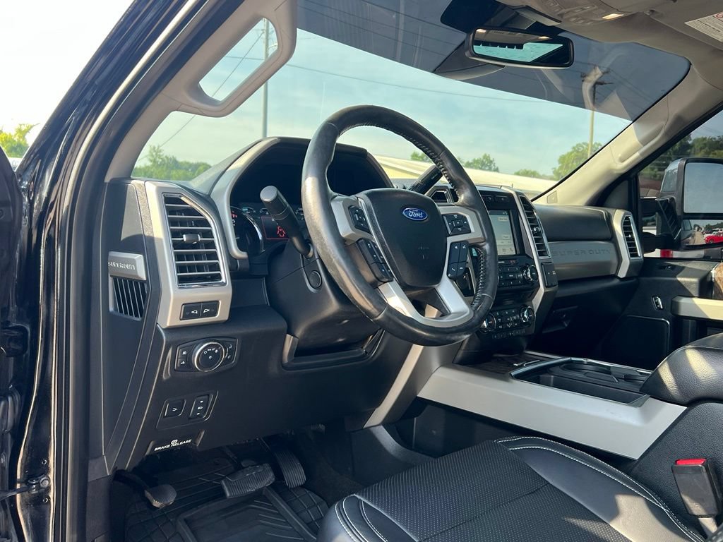 Used 2017 Ford F250 Lariat w/ Lariat Ultimate Package AWD/4WD image 13