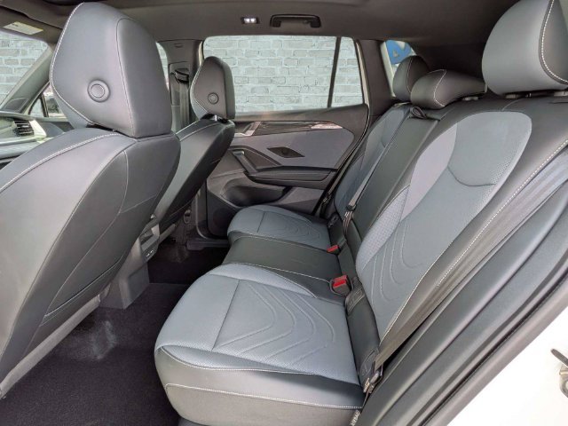 Certified 2025 Volkswagen Tiguan SE R-Line FWD image 14
