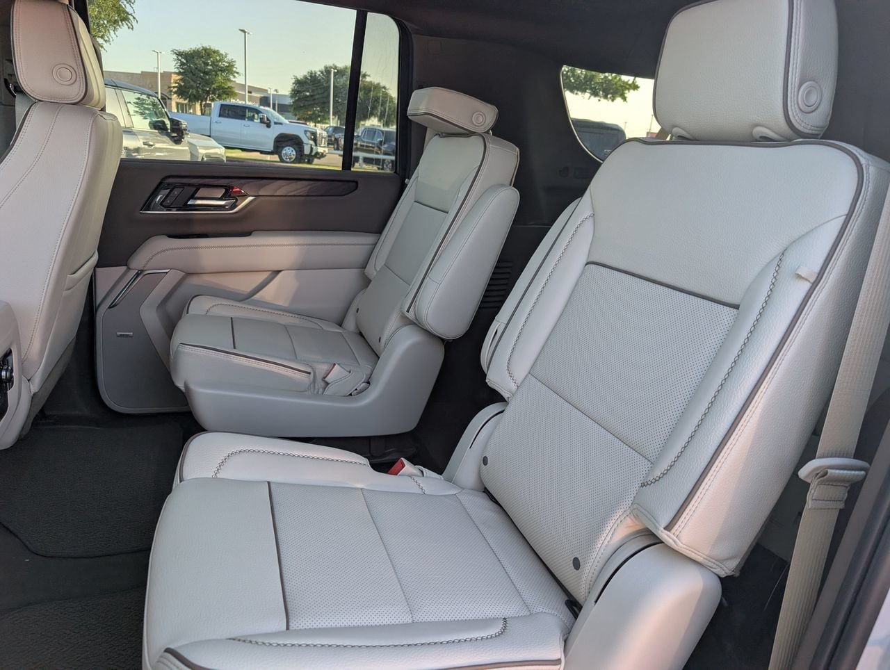 New 2026 GMC Yukon XL Denali w/ Sun & Power Step Package AWD/4WD image 20