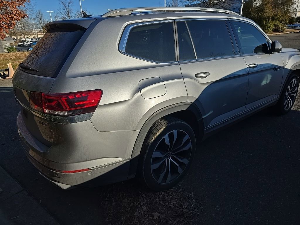 Used 2022 Volkswagen Atlas SEL Premium image 3