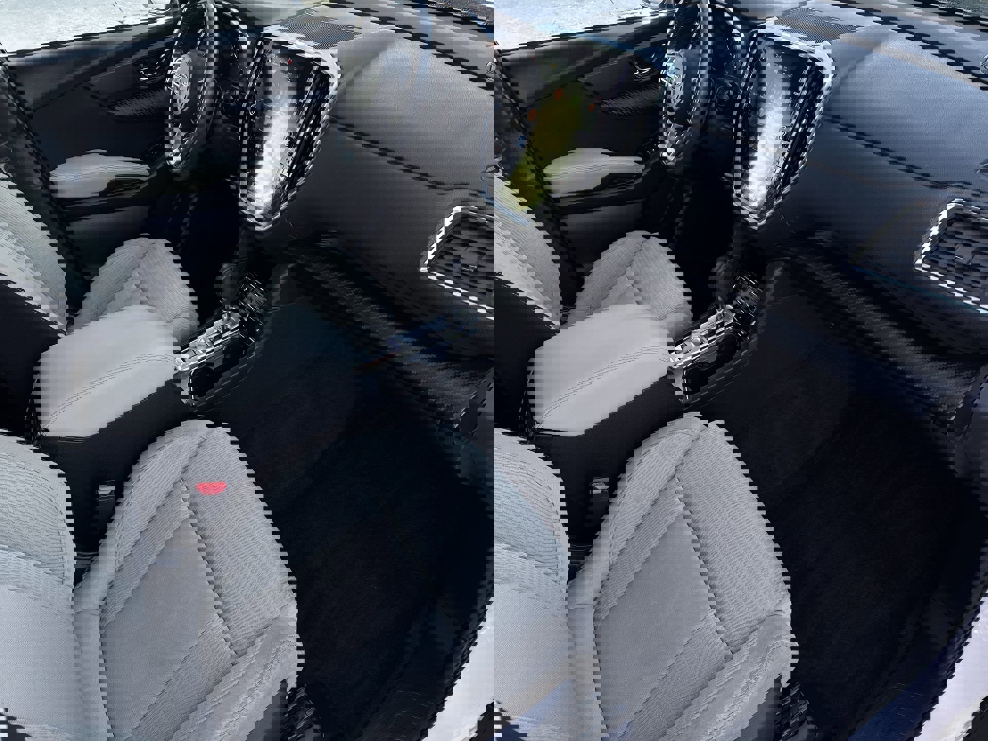 Used 2024 Subaru Ascent Premium w/ Convenience Package image 29