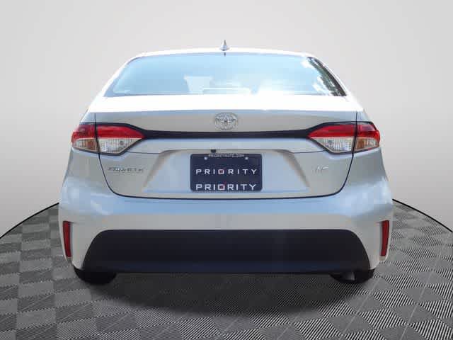 Used 2023 Toyota Corolla LE FWD image 3