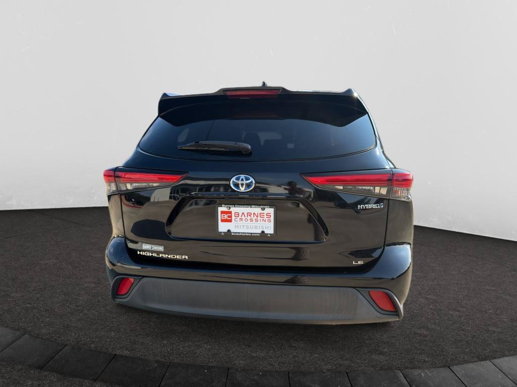 Used 2020 Toyota Highlander LE FWD image 5