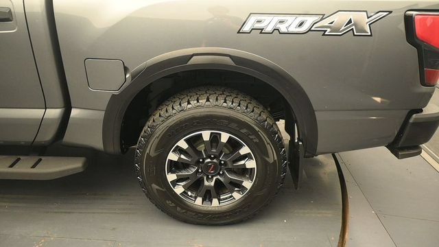 Used 2021 Nissan Titan PRO-4X w/ Pro-4x Convenience Package AWD/4WD image 9