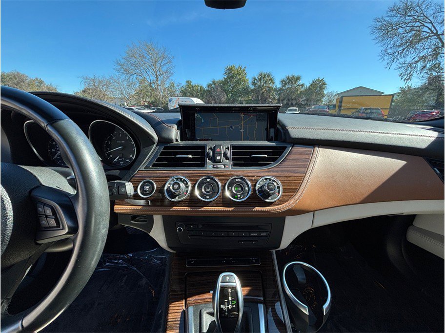 Used 2015 BMW Z4 sDrive35i image 11