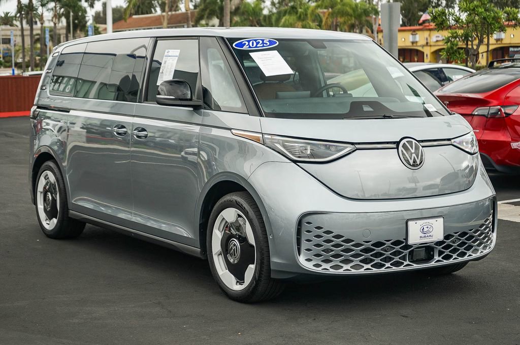 Used 2025 Volkswagen ID. Buzz Pro S RWD image 3