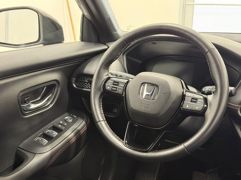 Used 2025 Honda HR-V Sport image 11