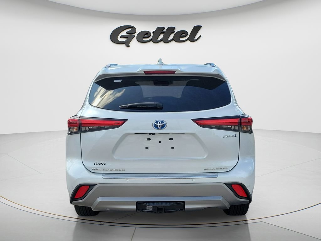 Used 2023 Toyota Highlander Platinum FWD image 6