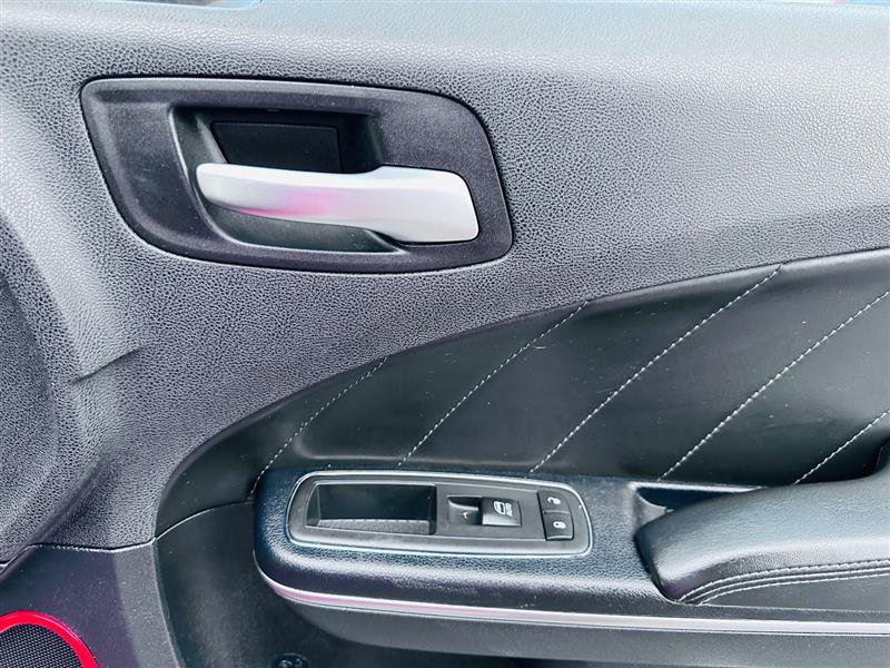 Used 2015 Dodge Charger SXT w/ AWD Plus Group image 21