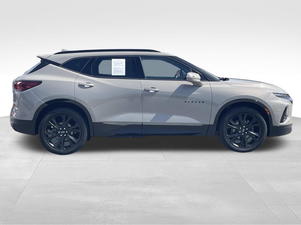 Used 2021 Chevrolet Blazer RS w/ Enhanced Convenience Package FWD image 2