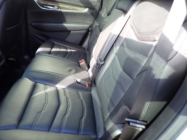 Used 2018 Cadillac XT5 Platinum w/ Driver Assist Package image 16