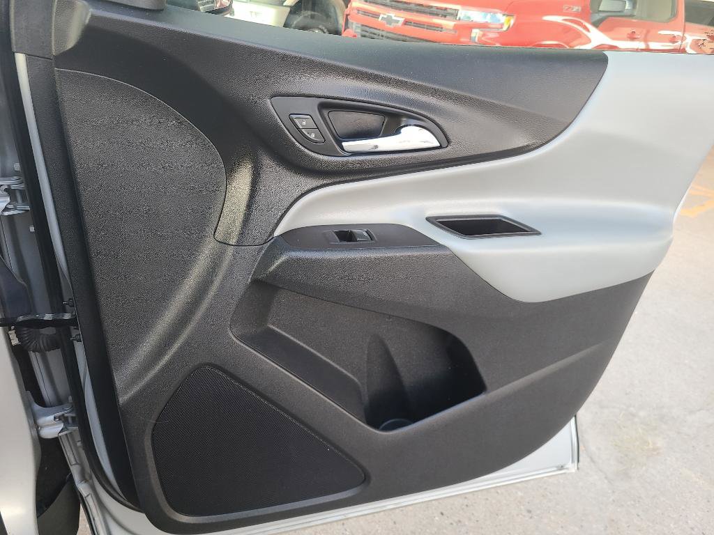 Used 2021 Chevrolet Equinox LT w/ Driver Convenience Package image 21