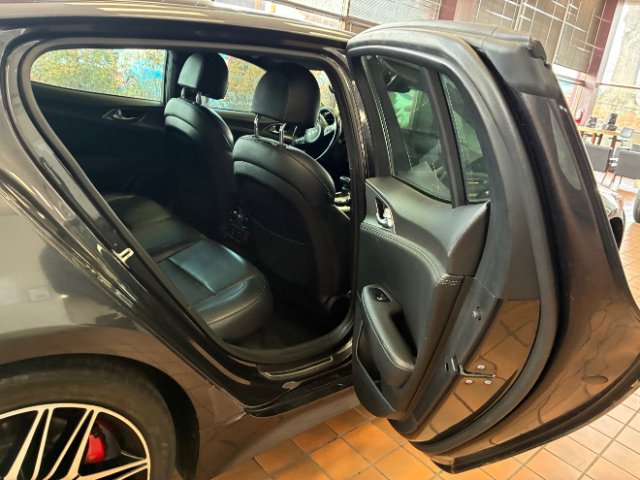 Used 2022 Kia Stinger GT1 image 28