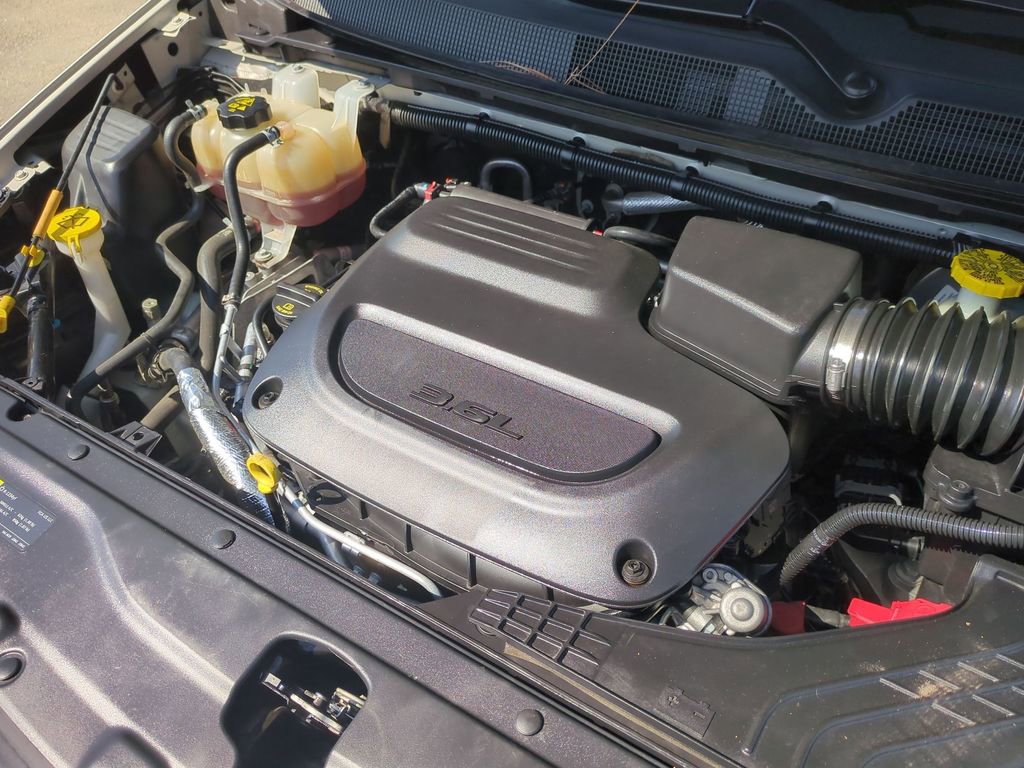 Used 2019 Chrysler Pacifica Limited w/ Tire & Wheel Group image 30