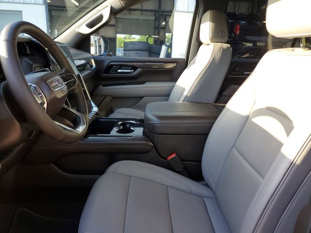 Used 2025 GMC Yukon Elevation w/ Technology Package image 18