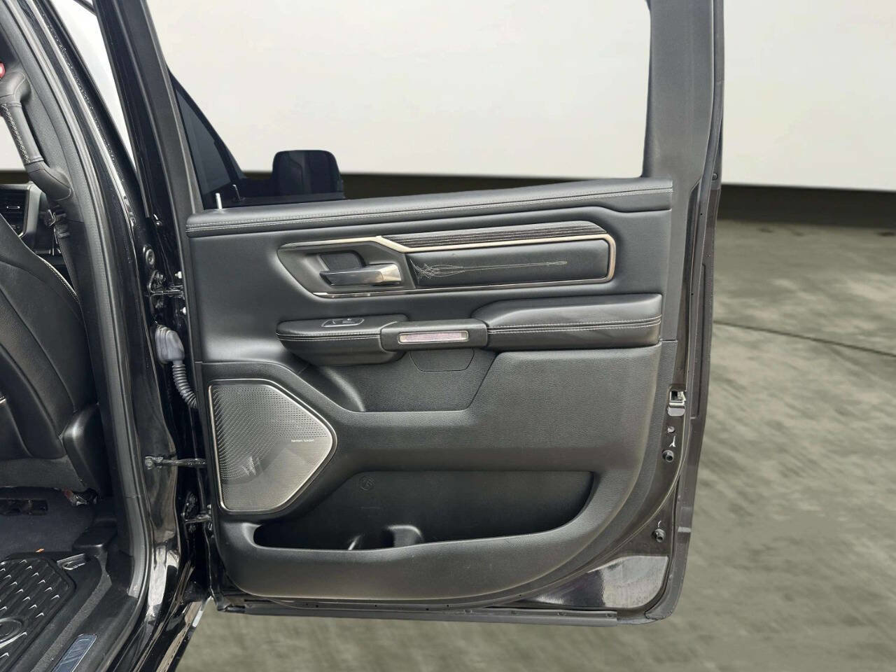 Used 2019 RAM 1500 Limited AWD/4WD image 14