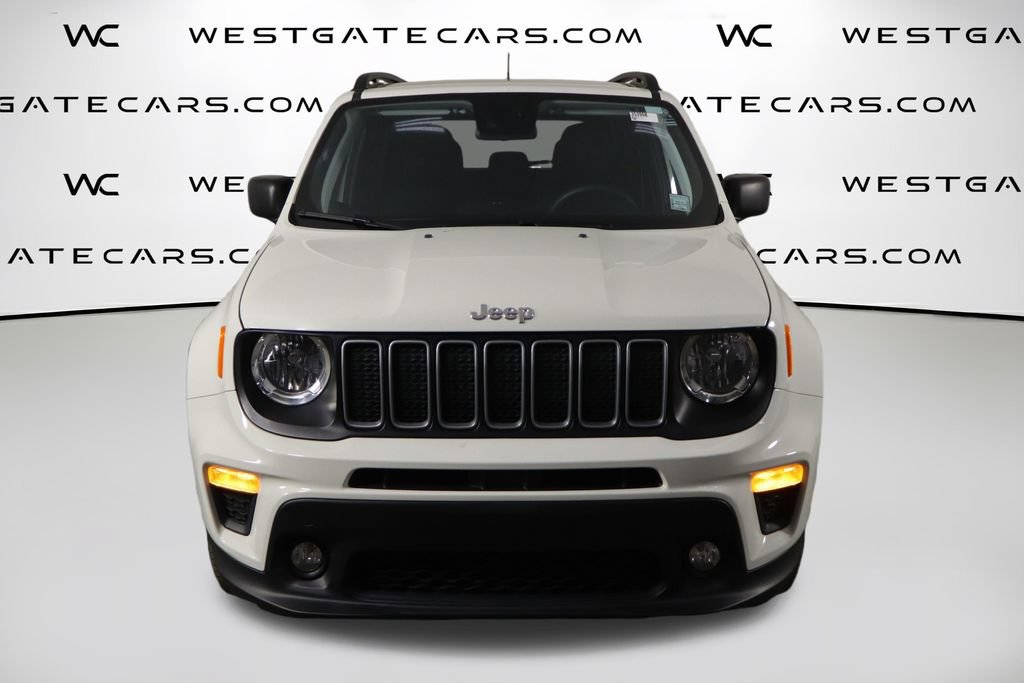 Used 2023 Jeep Renegade Latitude w/ Sun & Fun Group AWD/4WD video 2