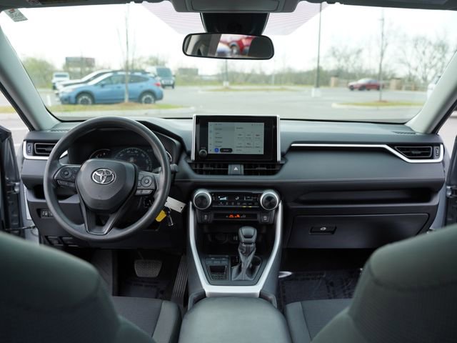 Used 2024 Toyota RAV4 LE FWD image 25
