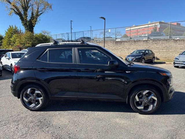 Certified 2023 Hyundai Venue SEL image 18