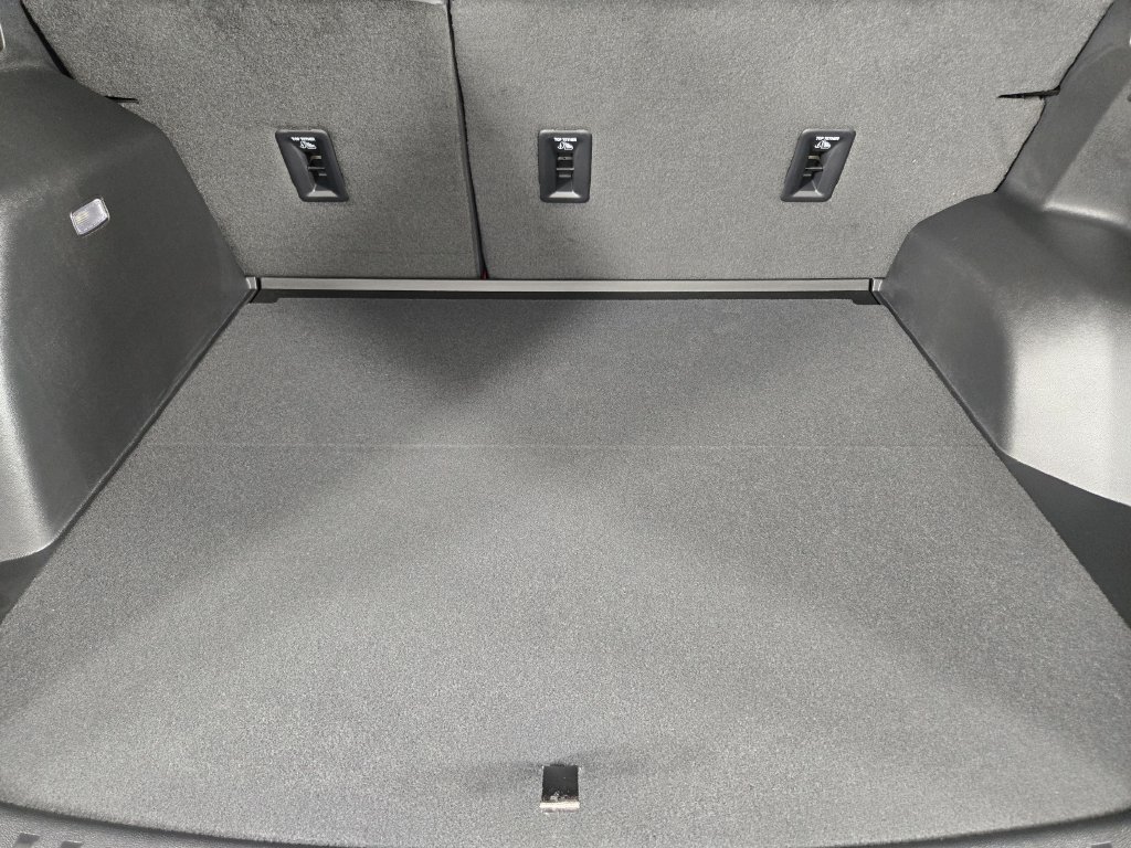 New 2026 Chevrolet Equinox RS w/ Convenience Package III FWD image 37